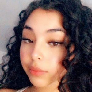 Meet your Posher, Yahaira